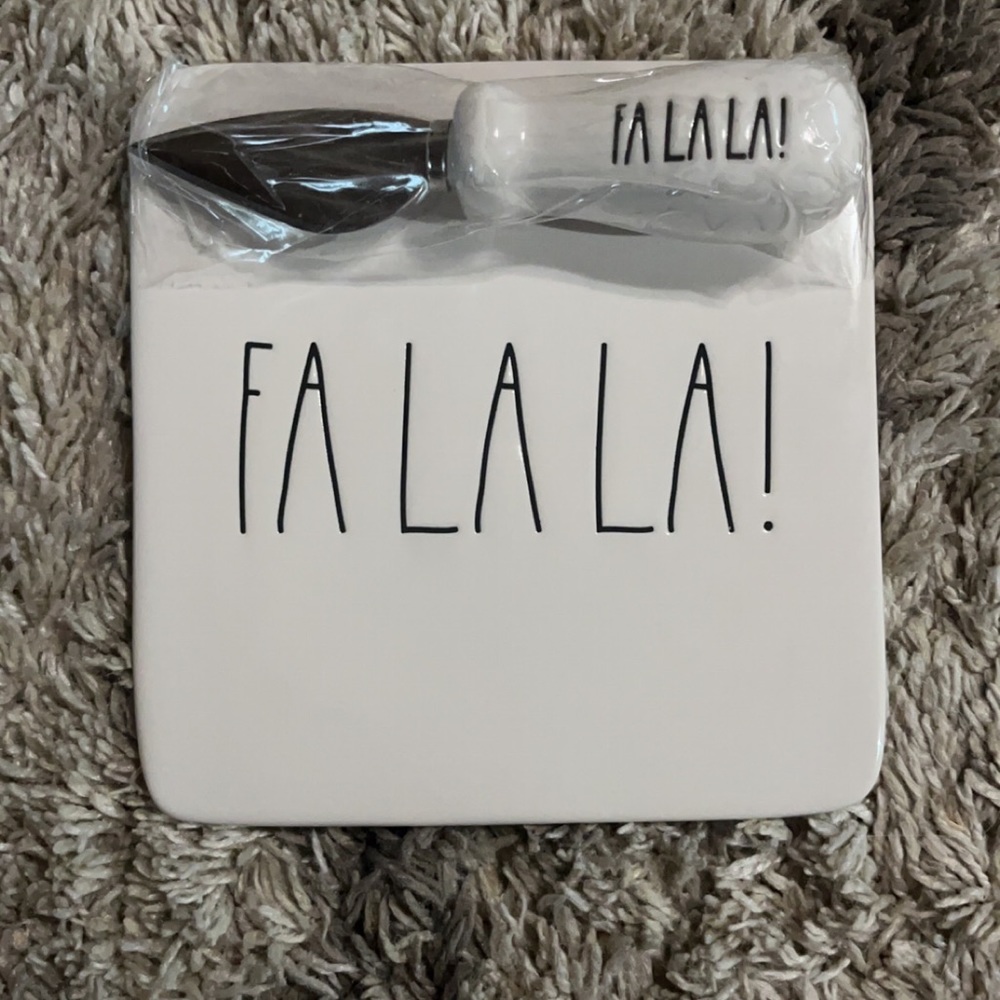 Rae Dunn FALALA Christmas cheese plate with knife